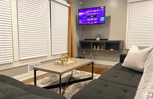 Church Street House | Charming 2-bedroom bungalow in amazing Atlanta with AC with W/D