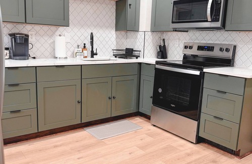 South Park House | Charming 2-bedroom bungalow in South Park Historic District, Dayton