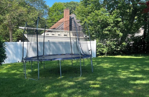 Hyannis Cottage | Charming 2-bedroom cottage with AC, WiFi in serene Barnstable