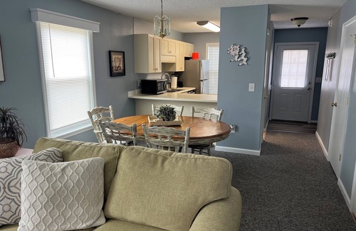 Kitty Hawk Condo | Charming 2-bedroom condo with WiFi, AC in gorgeous Kitty Hawk