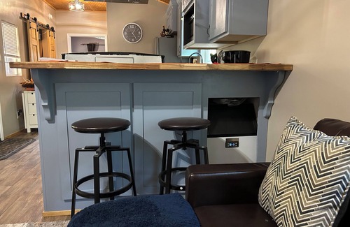 Chatawa Cabin | Charming 2-bedroom cabin with AC, WiFi in lovely Magnolia, Mississippi.