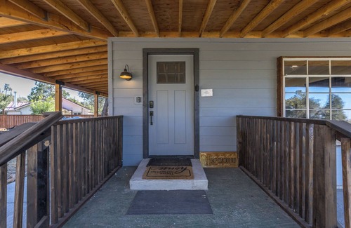 Mariposa Cabin | Charming 2-bedroom cabin Near Yosemite NP, High Speed WiFi in lovely Mariposa
