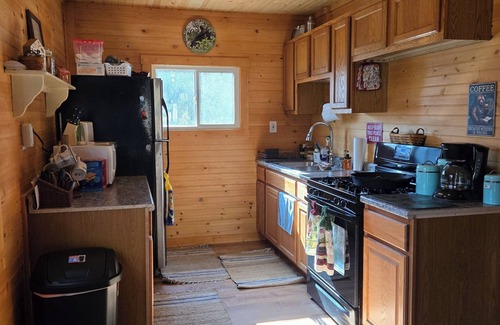 Winamac Cabin | Charming 2-bedroom cabin in Winamac WiFi, AC, Fully remodeled in 2024-2025