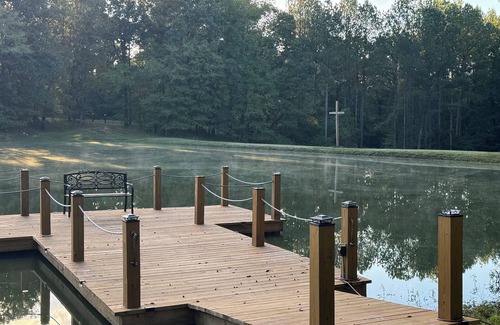 Sardis Cabin | Charming 2-bedroom cabin with AC just 3 miles from Sardis lake.
