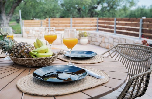 Romirion House | Charming 2-bedroom country house with WiFi, AC in Zakynthos