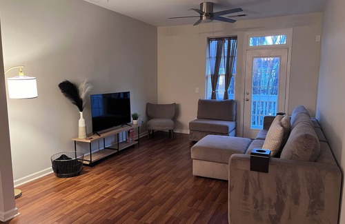 Wesley Heights Condo | Charming 2-bedroom condo with WiFi and AC near Uptown Charlotte