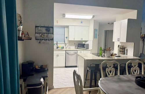 Hampstead Condo | Charming 2-bedroom condo only 20 minutes from the famous Topsail Island