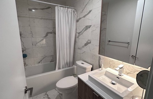 The Queensway Condo | Charming 2-bedroom condo in beautiful Toronto with AC, WiFi