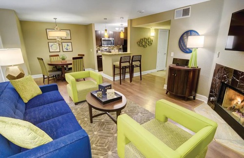 Las Vegas Condo | Charming 2-bedroom condo steps away from the Las Vegas Strip