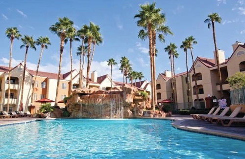Las Vegas Condo | Charming 2-bedroom condo steps away from the Las Vegas Strip