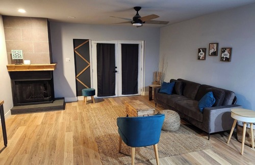 LaPlace Condo | Charming 2-bedroom condo in LaPlace with WiFi and AC