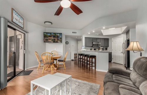 Kaufman And Broad At The Vineyards Apartment | Charming 2-bedroom condo with Heated Pool & fitness room in beautiful Phoenix