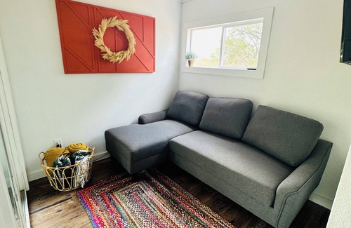 Mason House | Charming 2-bedroom container home on 32 secluded acres!