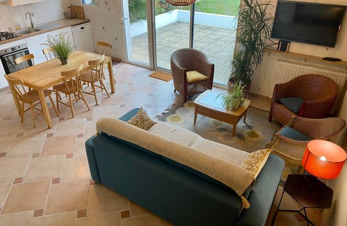 Saille Cottage | Charming 2-Bedroom Cottage Near Guérande and La Baule Beaches, with Terrace and WiFi