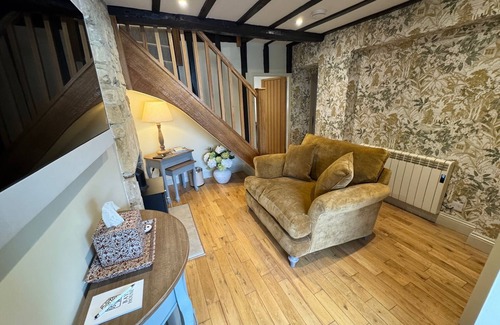 Broadway Cottage | Charming 2-bedroom cottage in fabulous Broadway with WiFi