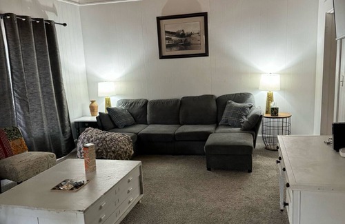 Grayson Cottage | Charming 2-bedroom cottage in adorable Grayson with WiFi, AC