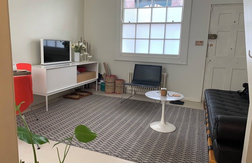 Islington Cottage | Charming 2-bedroom cottage in awesome London with WiFi