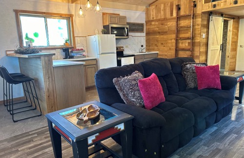Dexter Cottage | Charming 2-bedroom cottage in Dexter with AC, WiFi. Enjoy your stay