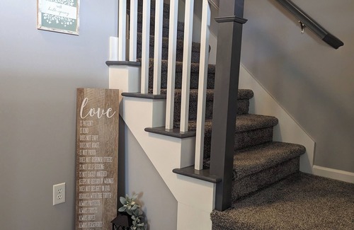 Wyatt House | Charming 2-bedroom country house near South Bend and Potato Creek with WiFi, AC.