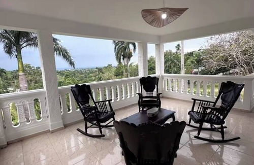 Barrio Santa Lucia House | Charming 2-bedroom house with WiFi, AC in fabulous Río San Juan