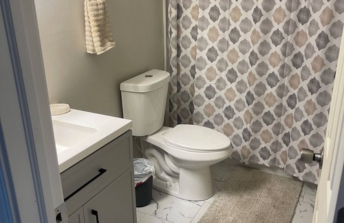 Avon House | Charming 2-bedroom duplex in fabulous Avon with WiFi, AC