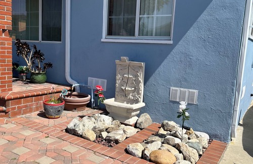 Compton House | Charming 2-bedroom front house with WiFi and free parking