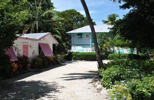 Islamorada House | Charming 2 Bedroom Ground Level Home with Bay Views
