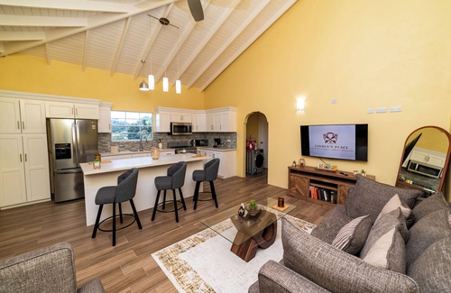 The Lime Apartment | Charming 2-bedroom apartment with WiFi, AC in The Lime