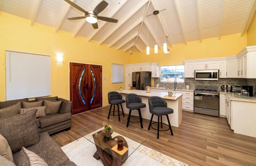 The Lime Apartment | Charming 2-bedroom apartment with WiFi, AC in The Lime