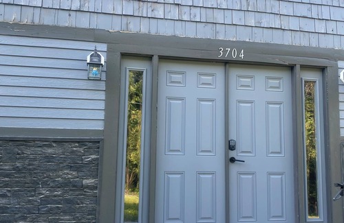 Berwick House | Charming 2-bedroom house on a quiet secluded street . With Wi-Fi