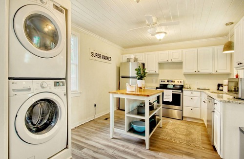 Georgetown House | Charming 2-bedroom house in delightful Georgetown with AC, WiFi
