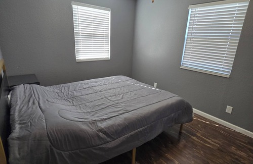 Mannsville House | Charming 2-bedroom house in welcoming Mannsville OK with AC, WiFi