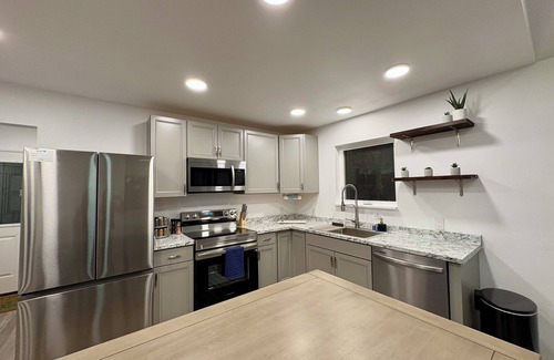 North Pole House | Charming 2-bedroom house with WiFi in North Pole- Great Aurora Viewing!