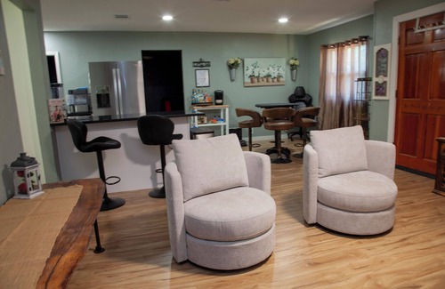 Richardson House | Charming 2-bedroom house in North Dallas -Fully Updated inc 2 dual monitor desks