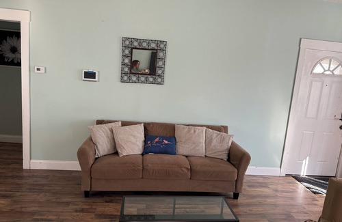 South Bend House | Charming 2-bedroom house with WiFi in brilliant South Bend