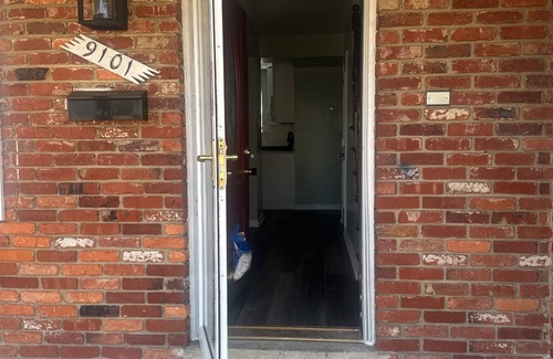 West Hyattsville House | Charming 2-bedroom house with AC, WiFi in tranquil Springdale