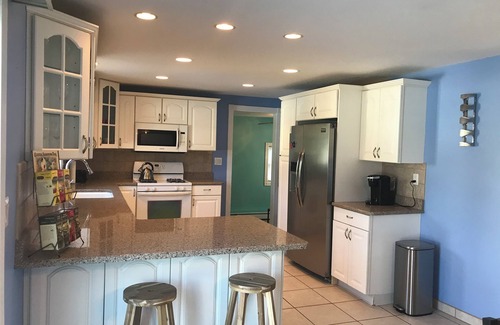 Point Pleasant - Toms River House | Charming 2-bedroom house in delightful Toms River with fitness room, WiFi