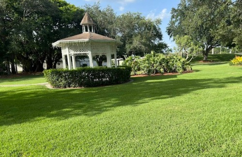 Clewiston House | Charming 2-bedroom house in lovely Clewiston with boat parking available.
