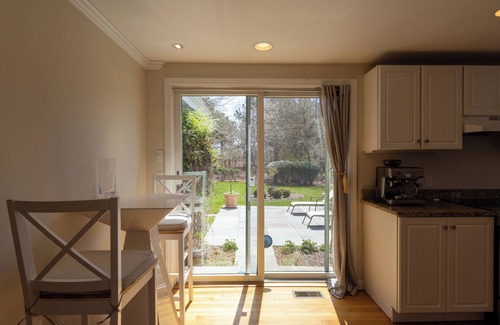 Katama House | Charming 2-bedroom house in Katama with WiFi, AC