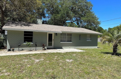 Chassahowitzka House | Charming 2-bedroom house with WiFi, AC in enchanting Homosassa