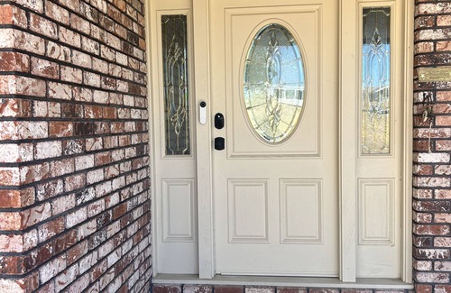 Hayward House | Charming 2-bedroom house with 3 car garage and plenty of additional parking.
