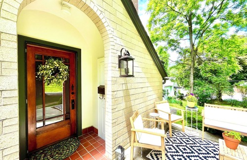 Lewisburg House | Charming 2-bedroom house with AC, WiFi in delightful Lewisburg. Walkable to all!