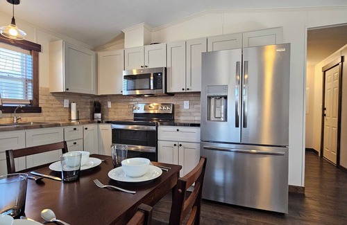 Red Cloud House | Charming 2-bedroom house with WiFi, AC in Red Cloud