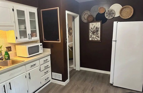 Beloit House | Charming 2-bedroom Home Near Downtown Beloit/Beloit College
