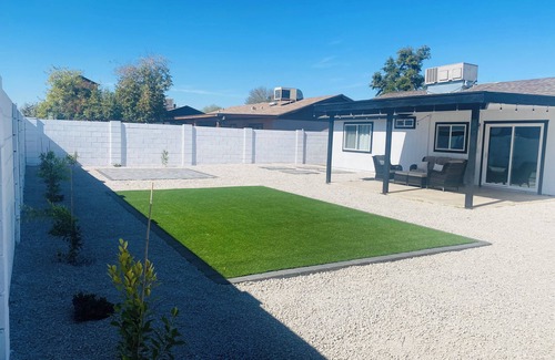 Glendale House | Charming 2-bedroom house with WiFi and AC in delightful Glendale