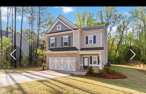 Jackson County House | Charming 2-bedroom house in lovely Hoschton with AC, 15mins to Chateau Elan.