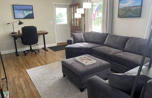 Lewiston House | Charming 2-bedroom house near Artpark in the Village of Lewiston