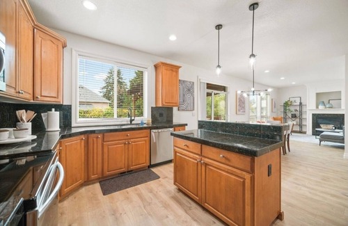 Parkrose House | Charming 2-bedroom house in welcoming Portland with AC, WiFi