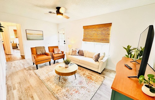 Ardmore House | Charming 2-bedroom house in Ardmore with AC, WiFi. Enjoy your stay