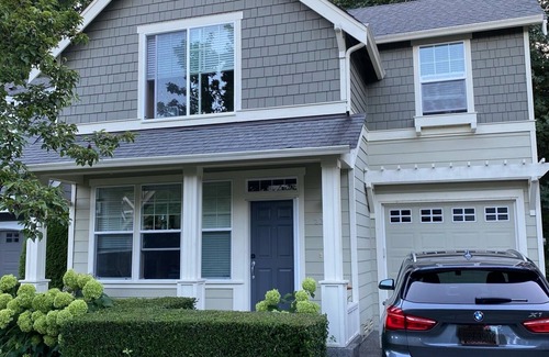 Bothell House | Charming 2-bedroom house in Bothell with AC and dual ensuite masters